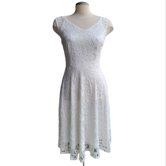 Dressystar | White Lace V-Neck Sleeveless Mid-Length Dress - Picture 1 of 9